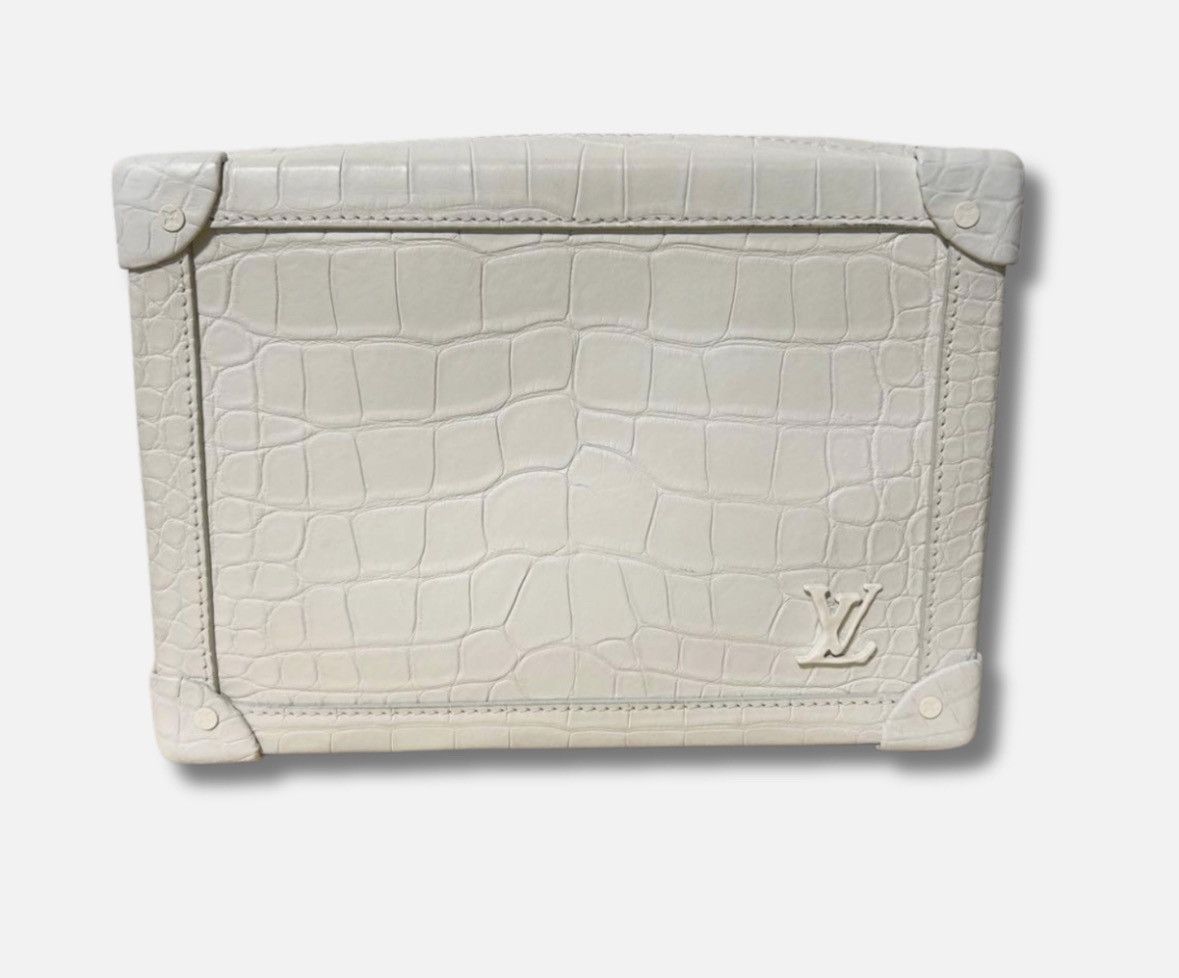 Louis Vuitton CROCODILE 2019 LOUIS VUITTON SOFT TRUNK MATTE WHITE Size ONE SIZE - 1 Thumbnail