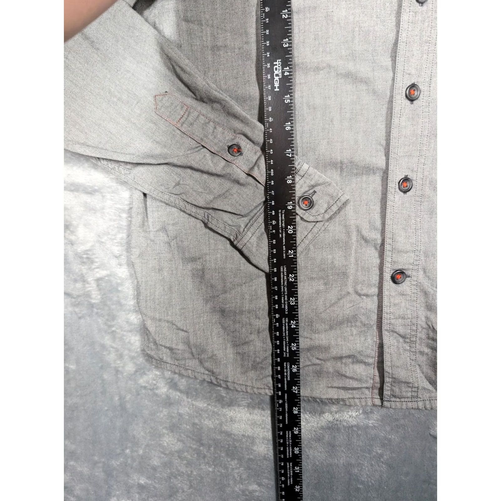 Vintage Quechua Shirt Mens L Gray Button-Down Long Sleeve Chambray Easy Care Hiking Regular Size Size US L / EU 52-54 / 3 - 2 Thumbnail