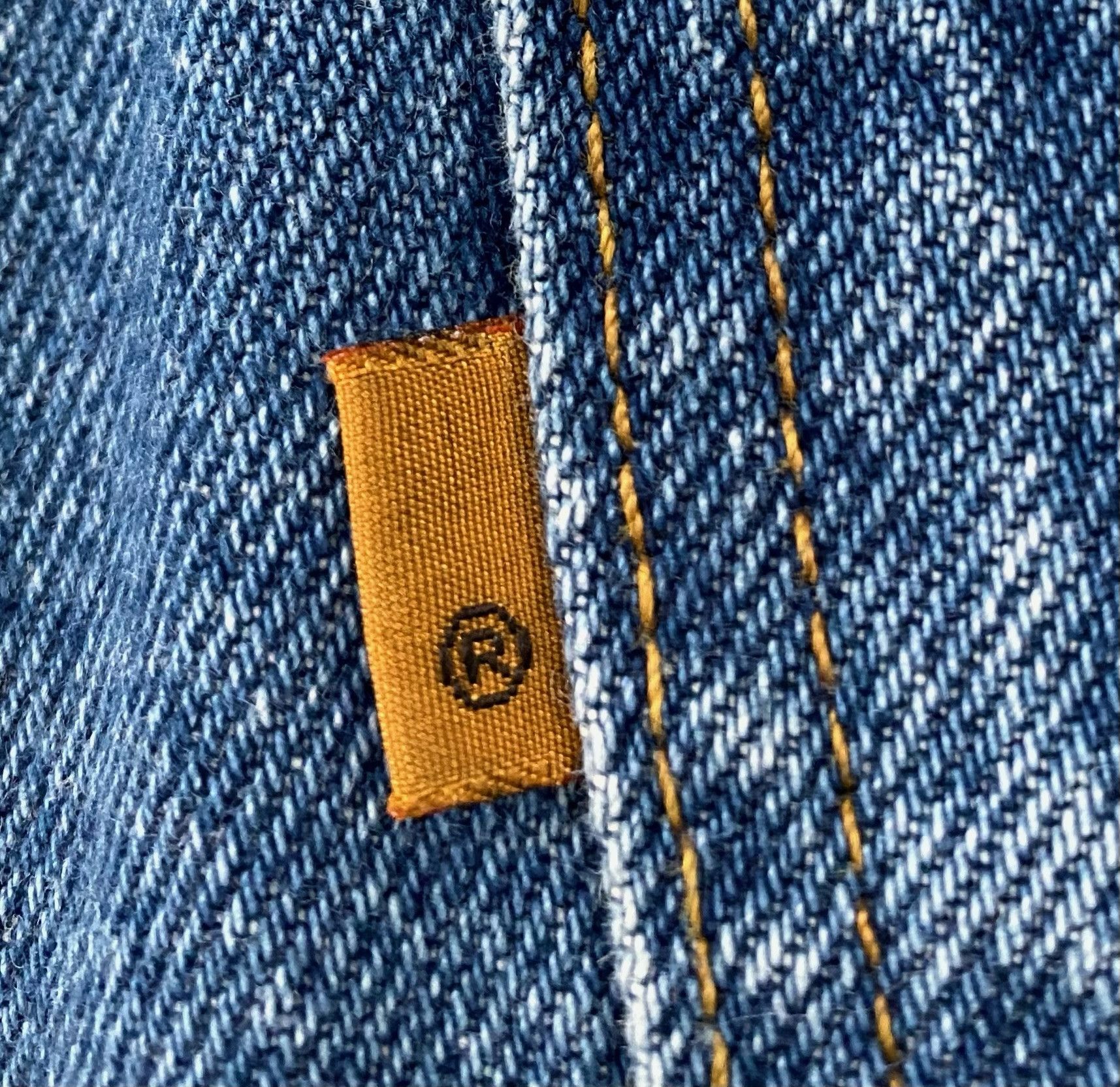 Levi's 90’s Levi’s 951 Brown Tab Relaxed Fit Jean Shorts 34” Waist Size 34" / US 12 / IT 48 - 6 Thumbnail