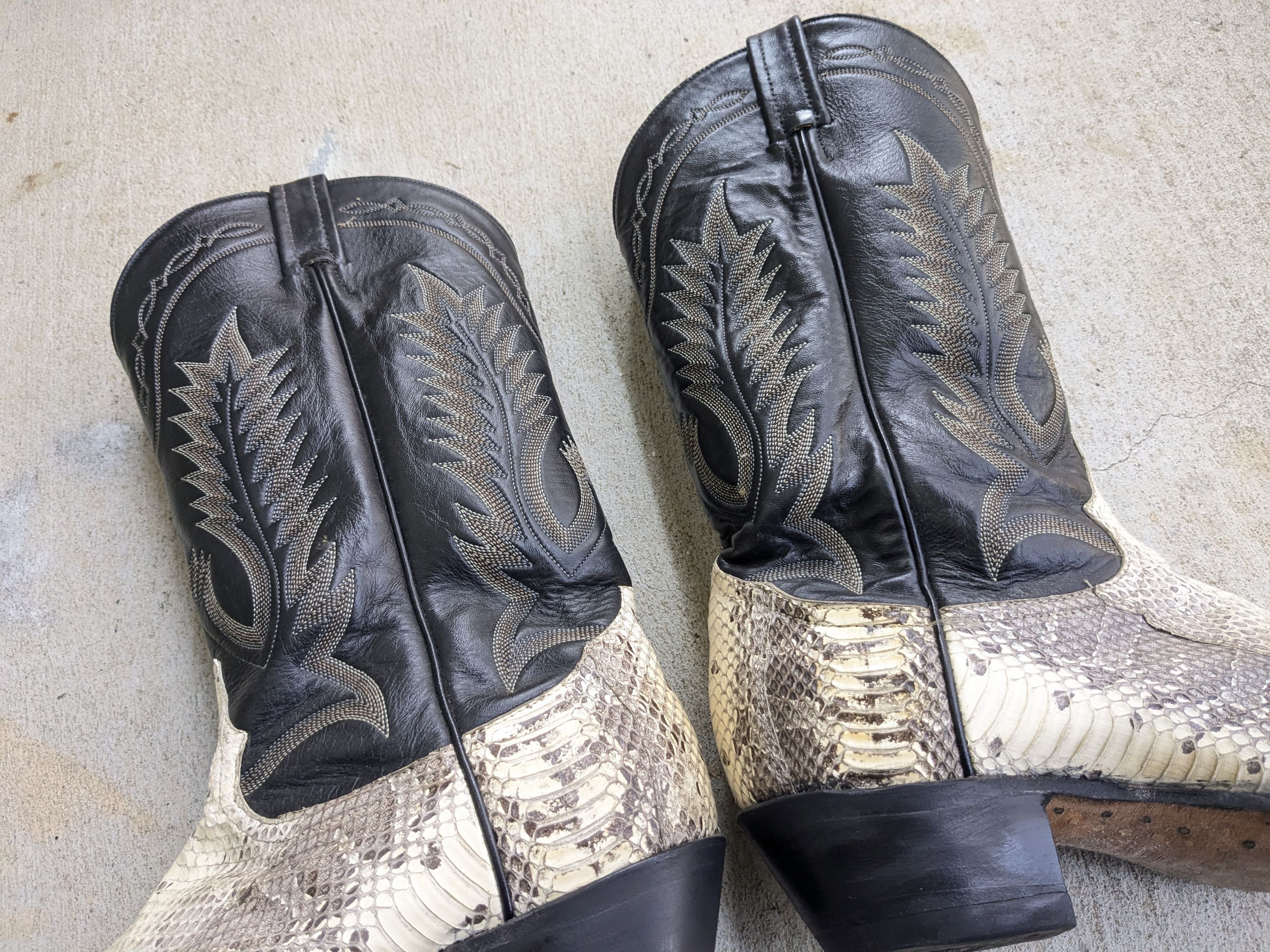 Tony Lama Tony Lama Cowboy Boots Snakeskin Black 9 D Leather Python Size US 9 / EU 42 - 7 Thumbnail