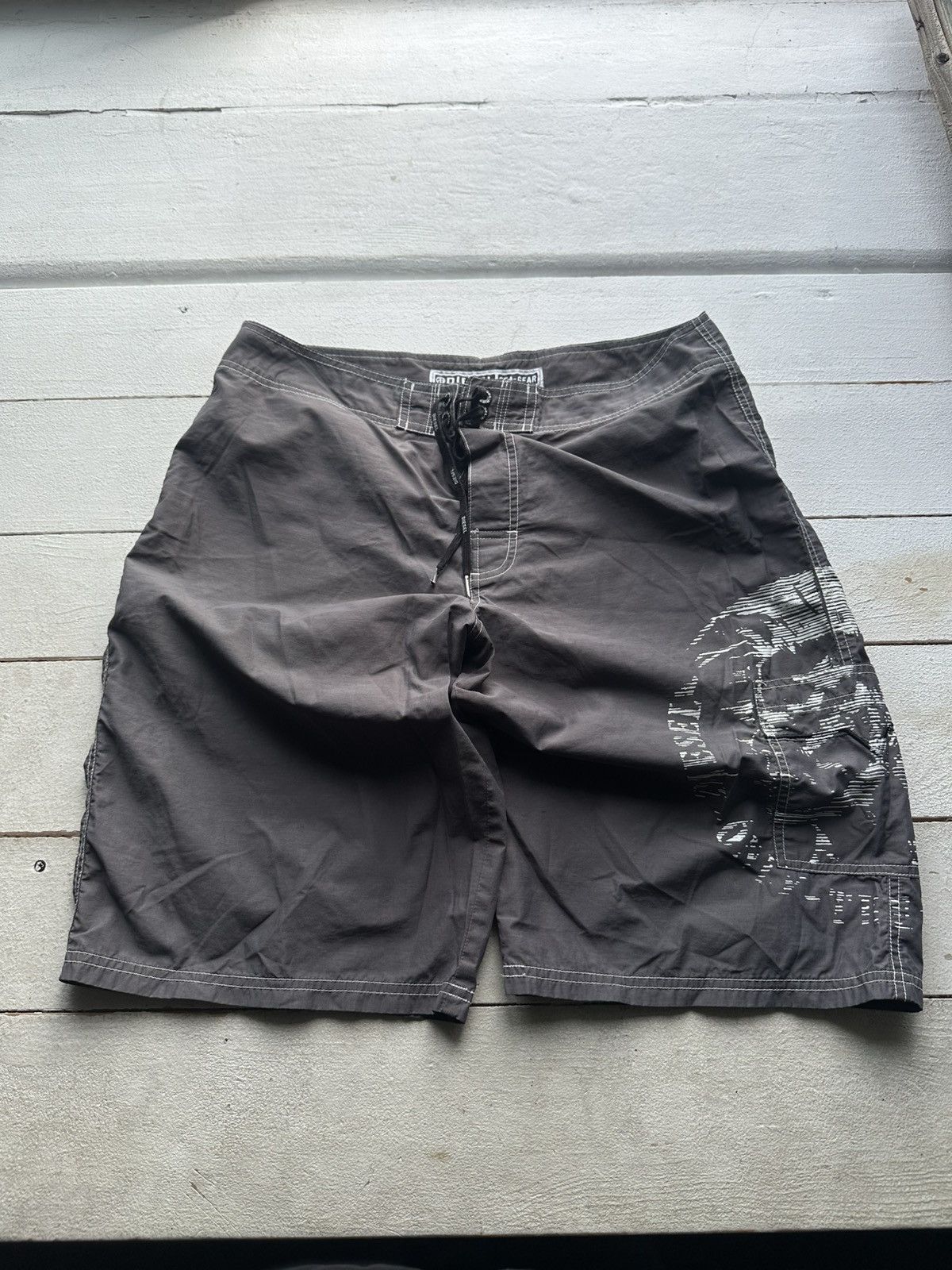 Diesel VNTG 🚨 DIESEL INDUSTRY GRAY SURF SHORTS RARE BIG LOGO POCKET Size US 32 / EU 48 - 1 Thumbnail