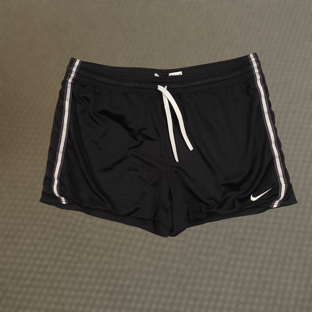 Nike VINTAGE Nike Dri-FIT Running Shorts Womens Large Black Athletic Gym Note: Limited to original words; no new info. Size 36" / US 14 / IT 50 - 1 Thumbnail