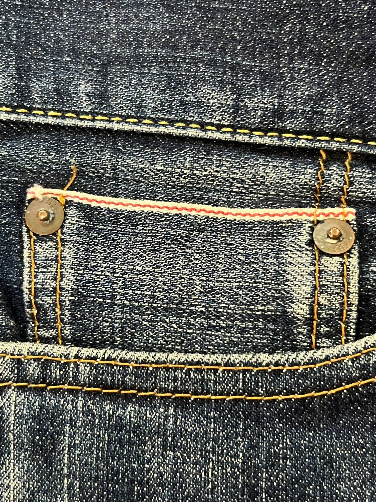 Uniqlo Vintage Uniqlo UJ Selvedge Denim Japan - Vintage Wash | W33 Size US 33 - 13 Thumbnail