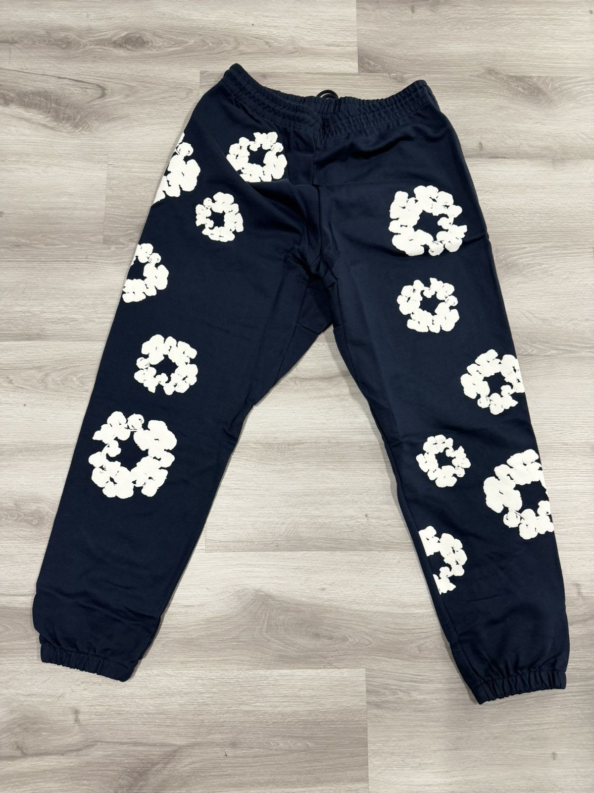 DENIM TEARS Denim Tears Wreath Sweatpants (XLARGE) Size US 38 / EU 54 - 4 Thumbnail