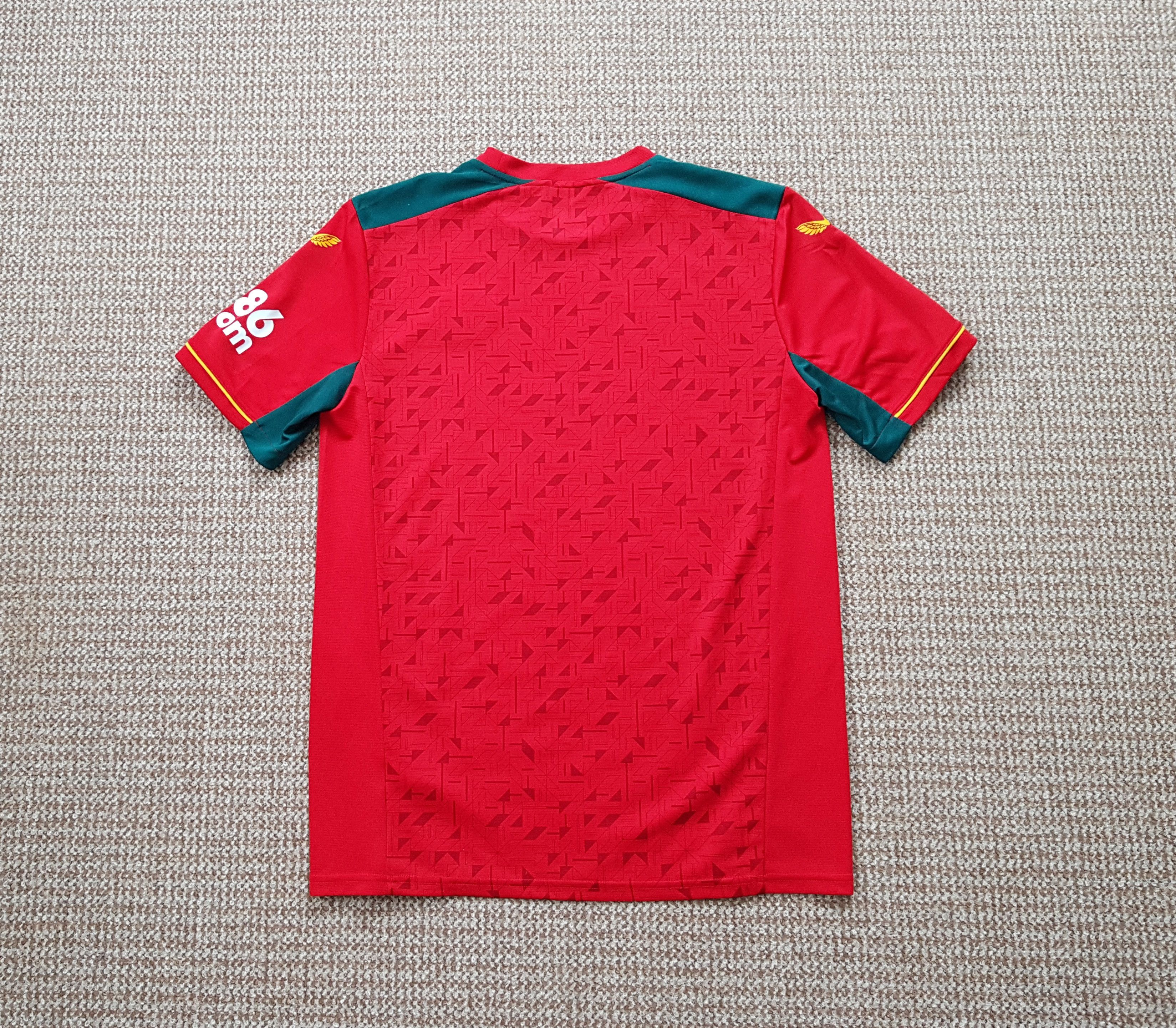 Castore Wolverhampton Away 2023/24 Jersey Soccer Shirt Castore sz L Size US L / EU 52-54 / 3 - 8 Thumbnail