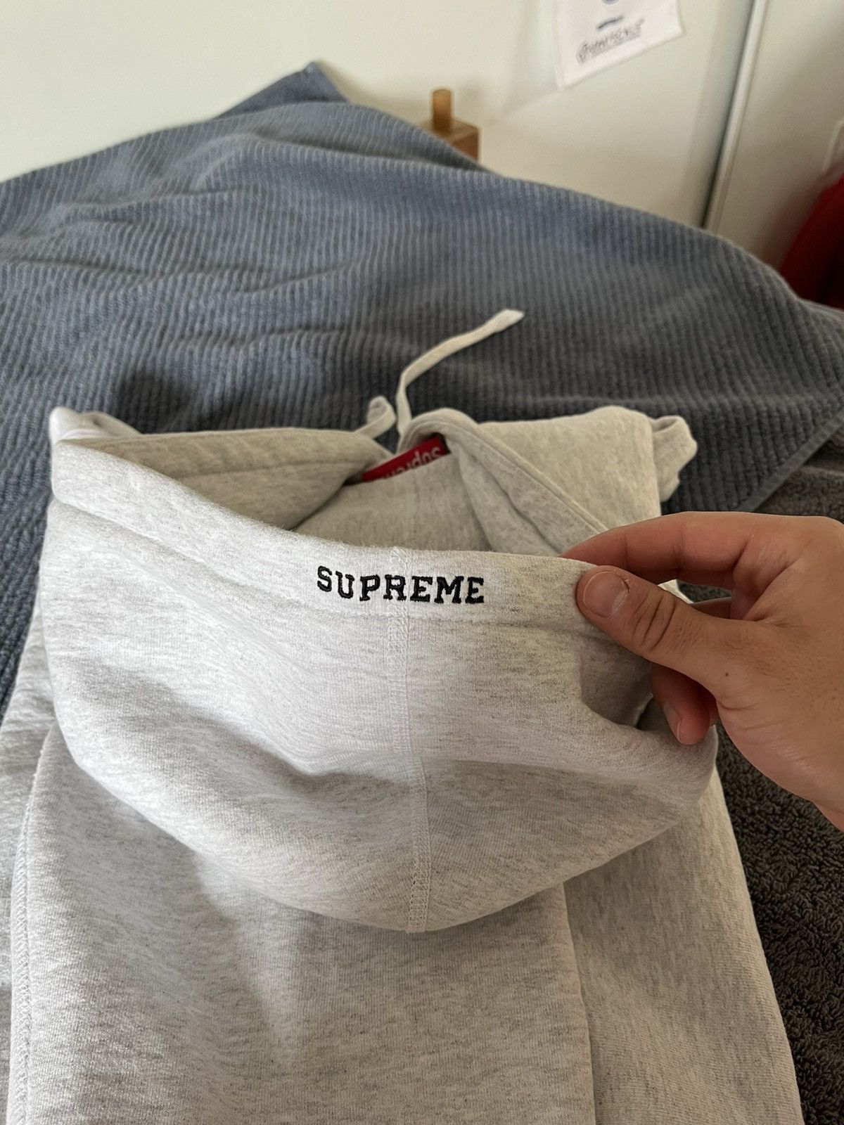 Supreme Supreme Grey Hoodie Size US XL / EU 56 / 4 - 5 Thumbnail