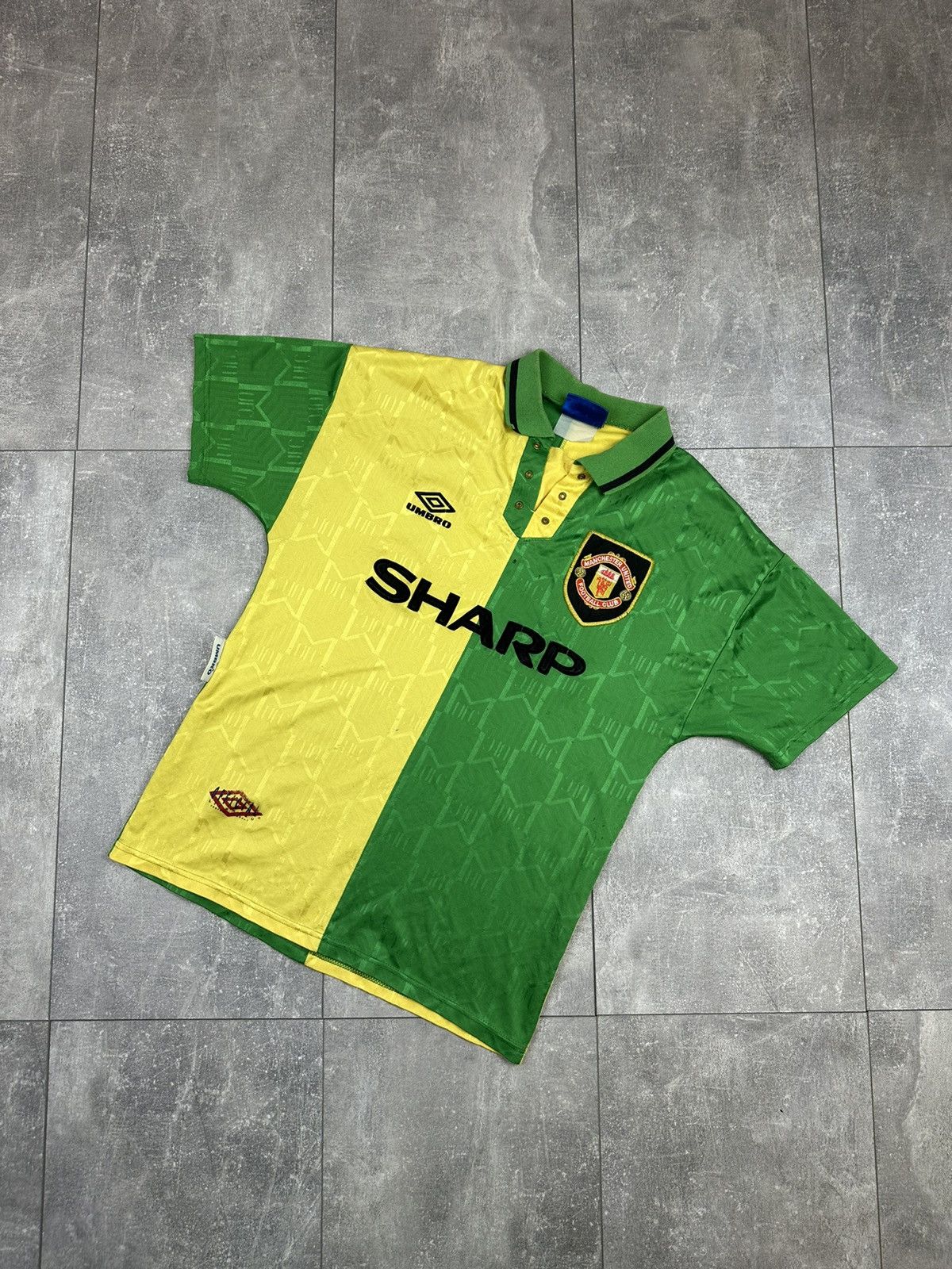 Umbro Umbro Manchester United FC 1992/94Away Soccer Jersey Size US M / EU 48-50 / 2 - 2 Thumbnail