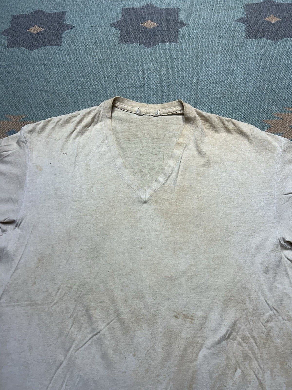 Vintage Vtg 80s blank white t shirt v neck worn soft cotton adult XL Size US XL / EU 56 / 4 - 4 Thumbnail