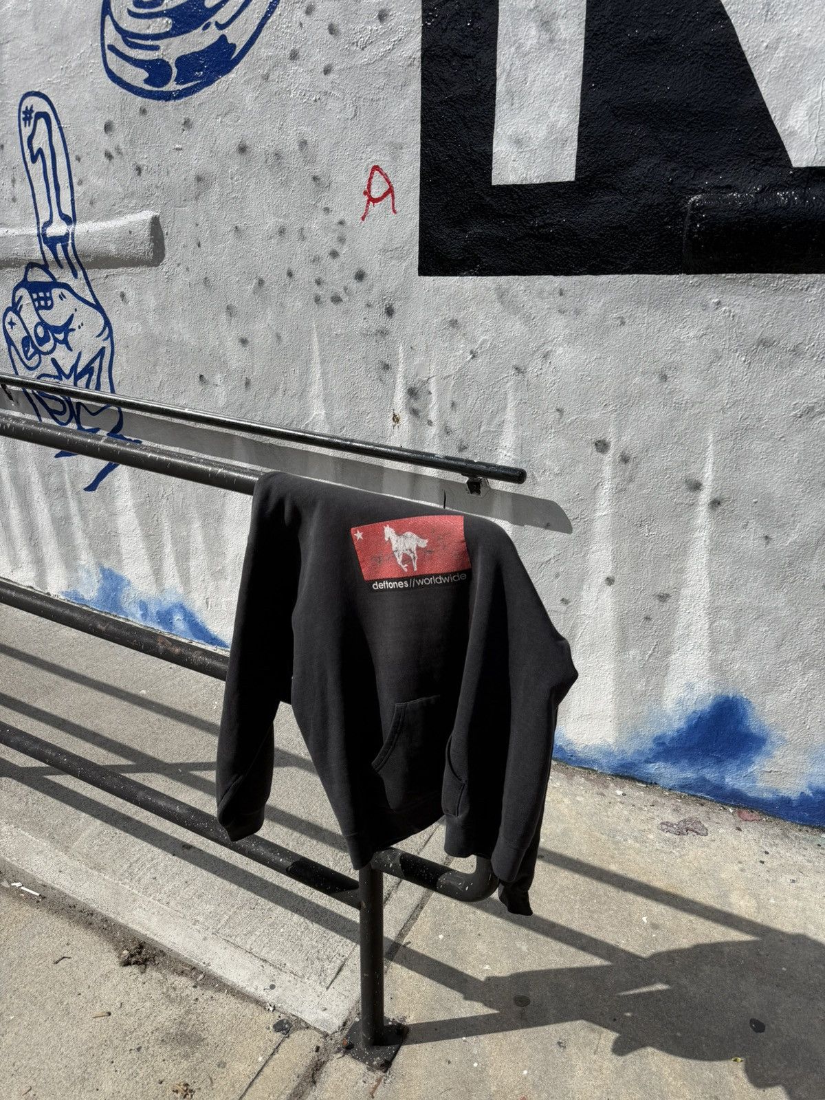 Band Tees Vintage Deftones Hoodie Size US L / EU 52-54 / 3 - 1 Thumbnail