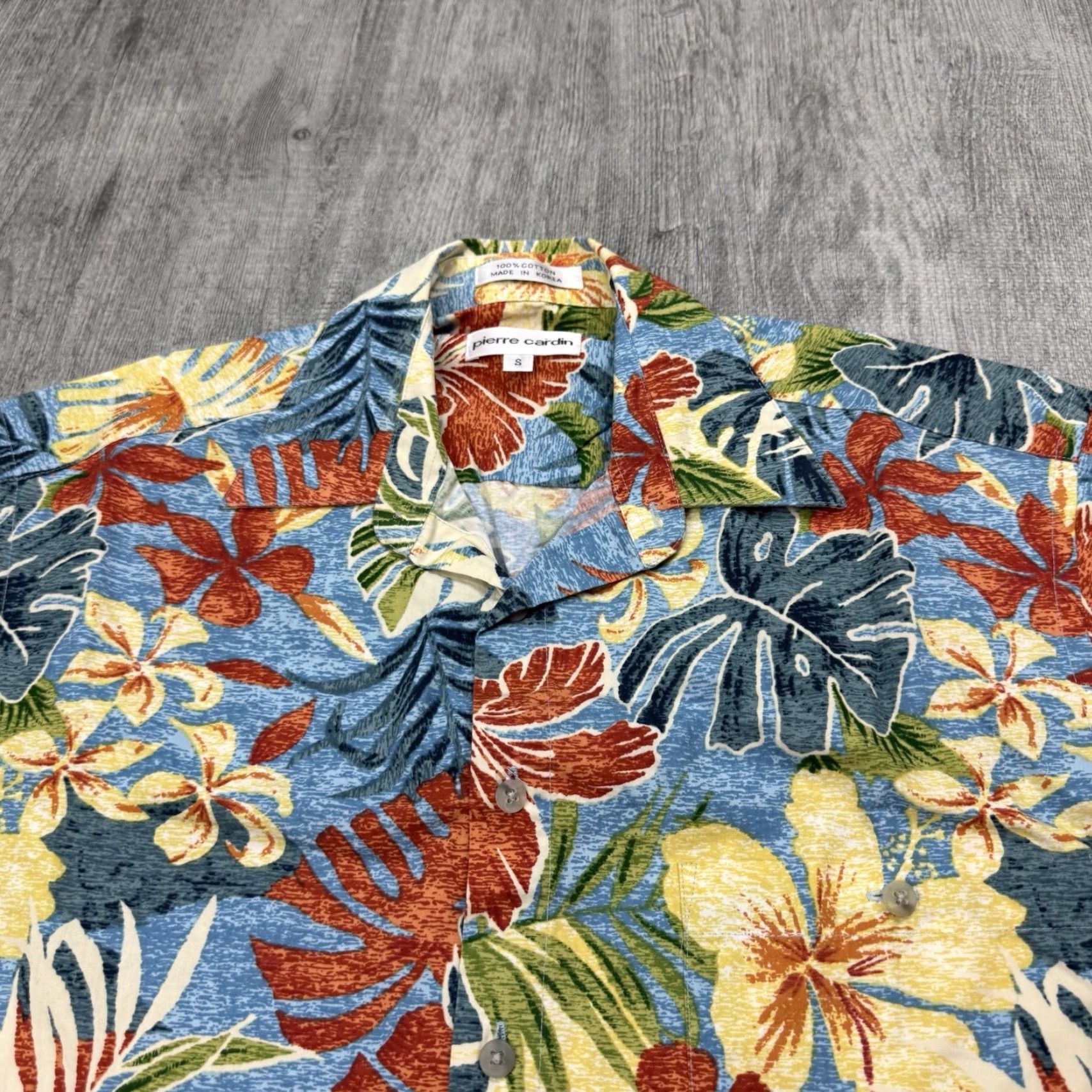 Pierre Cardin VINTAGE Pierre Cardin Hawaiian Shirt Men Small Short Sleeve Floral Collared Beach Aloha 80s 90s Size US S / EU 44-46 / 1 - 2 Thumbnail