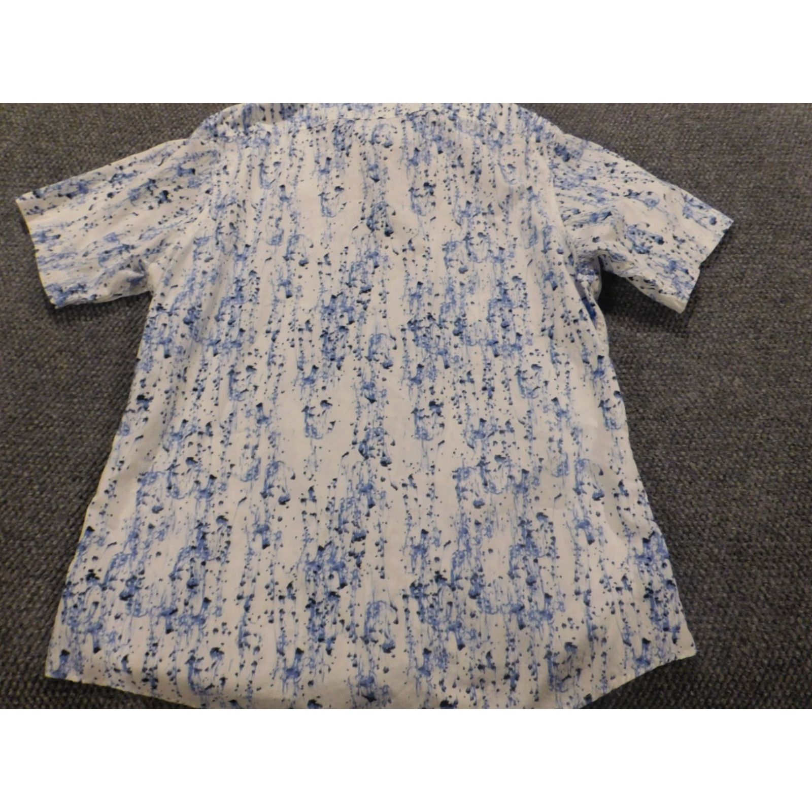 Cremieux Cremieux Men Shirt L Blue White Button-Down Collared Short Sleeve Knit Cotton Classic Geometric Logo Pockets Slimming Regular Pattern Size US L / EU 52-54 / 3 - 6 Thumbnail