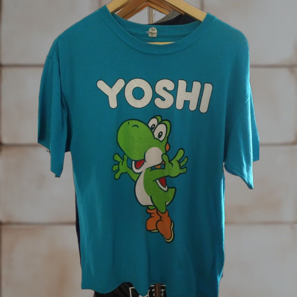 VINTAGE Yoshi T-shirt Distressed Teal Color Anvil Tee Size L Men T-Shirt Video game Mens
