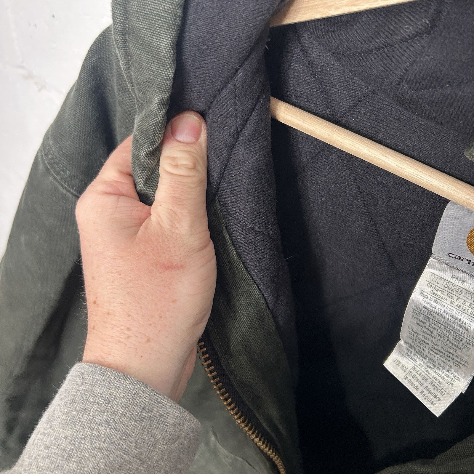 Carhartt Vintage Carhartt Quilted Hooded Active Jacket “Moss” J130 Size US XL / EU 56 / 4 - 12 Thumbnail