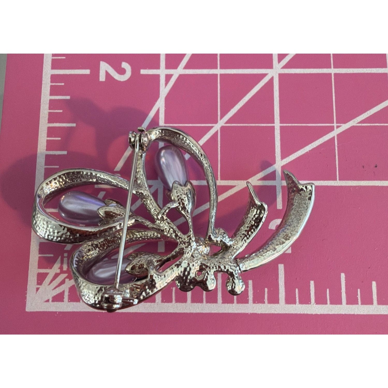 Other Vtg Silver Tone Brooch Lilac Purple Faux Pearls Rhinestones Size ONE SIZE - 4 Thumbnail