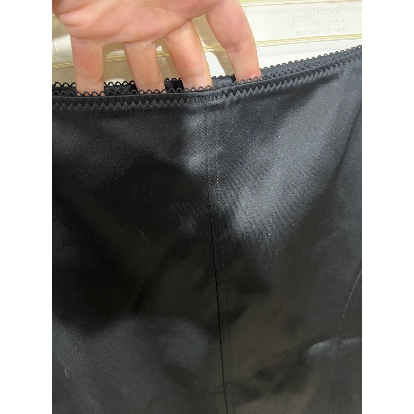 Aritzia NWT Wilfred Aritzia Desertland Black Satin Mini Skirt Size 2 Size 26" / US 2 / IT 38 - 7 Thumbnail