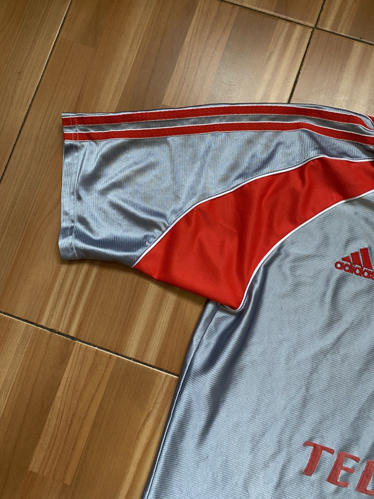 Adidas Adidas Vintage Benfica SL 99/00 Soccer Jersey. Size US S / EU 44-46 / 1 - 4 Thumbnail