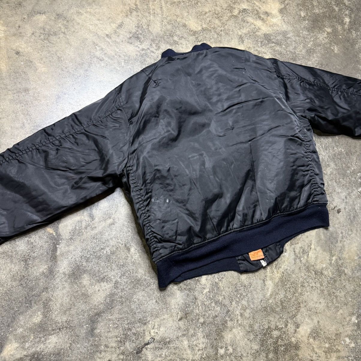 Vintage vintage zip up black army bomber reversible jacket Size US L / EU 52-54 / 3 - 7 Thumbnail