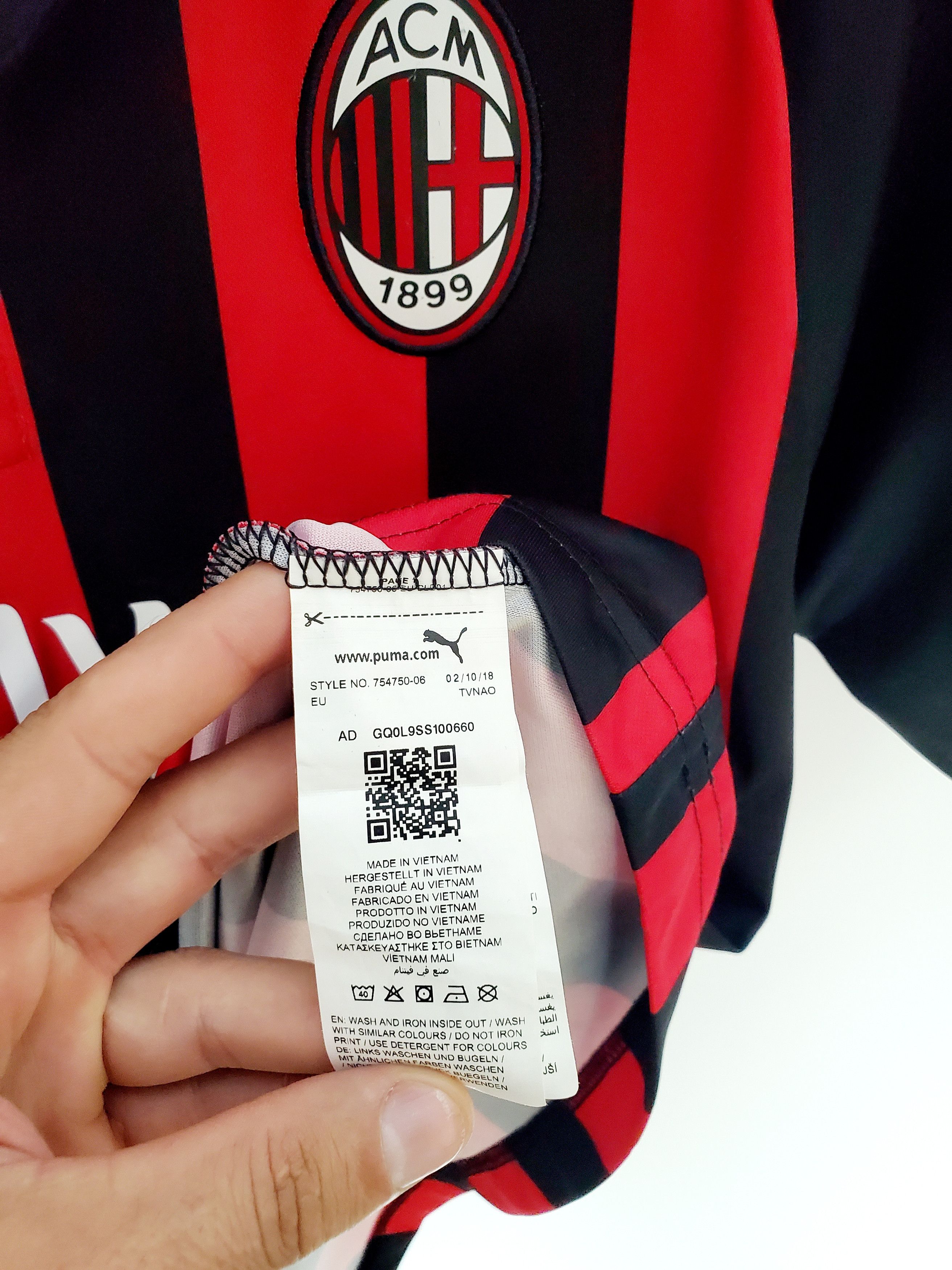 Adidas AC Milan Football Shirt - 2018 2019 - Home M New condition Size US M / EU 48-50 / 2 - 5 Thumbnail