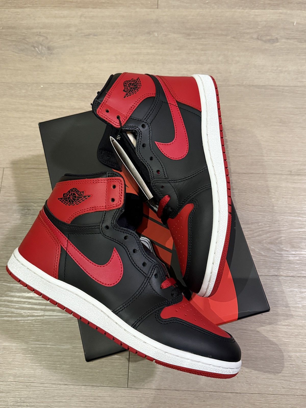 Jordan Brand × Nike Air Jordan 1 High Bred Banned 2025 Size US 10 / EU 43 - 5 Thumbnail