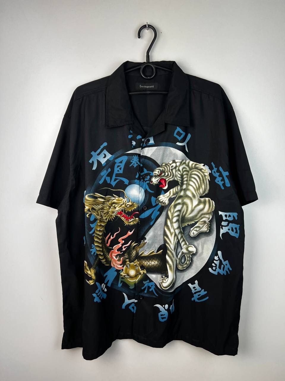 Vintage Dragon Tiger Crazy vintage shirts size XXL Size US XXL / EU 58 / 5 - 1 Thumbnail