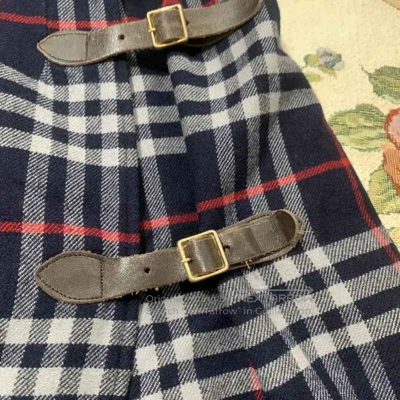 Burberry Burberry Navy Blue Wool Women's Casual Pants. Size 30" / US 8 / IT 44 - 3 Thumbnail