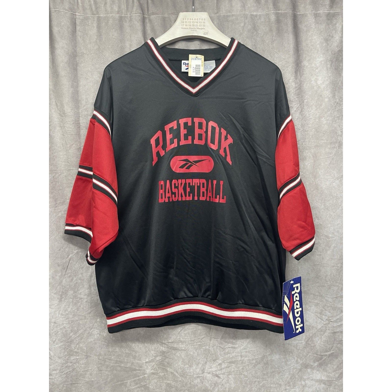 Reebok Vtg 1995 Reebok Basketball V-Neck Sweatshirt NWT Black Red W Size US L / EU 52-54 / 3 - 1 Thumbnail