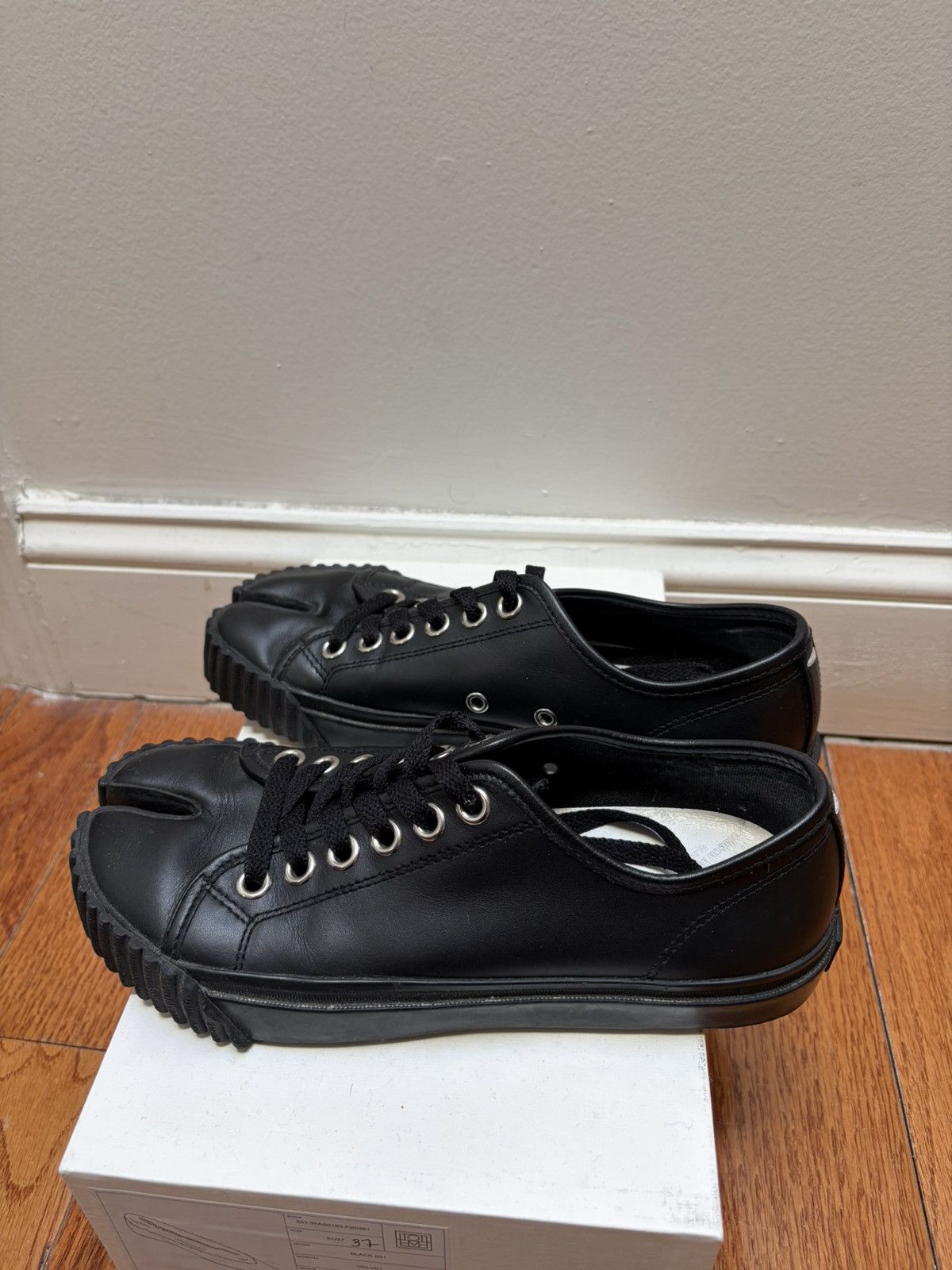 Maison Margiela Maison Margiela Tabi Sneakers Size US 6.5 / IT 36.5 - 2 Thumbnail