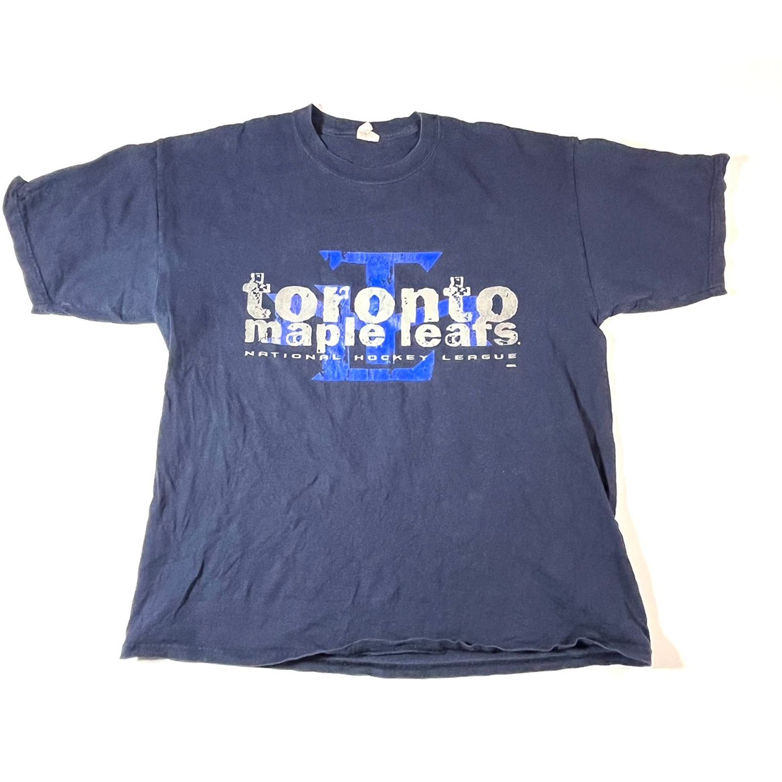Vintage 2000’s Puma NHL Toronto Maple Leafs Graphic Tshirt L / XL Size US XL / EU 56 / 4 - 1 Thumbnail