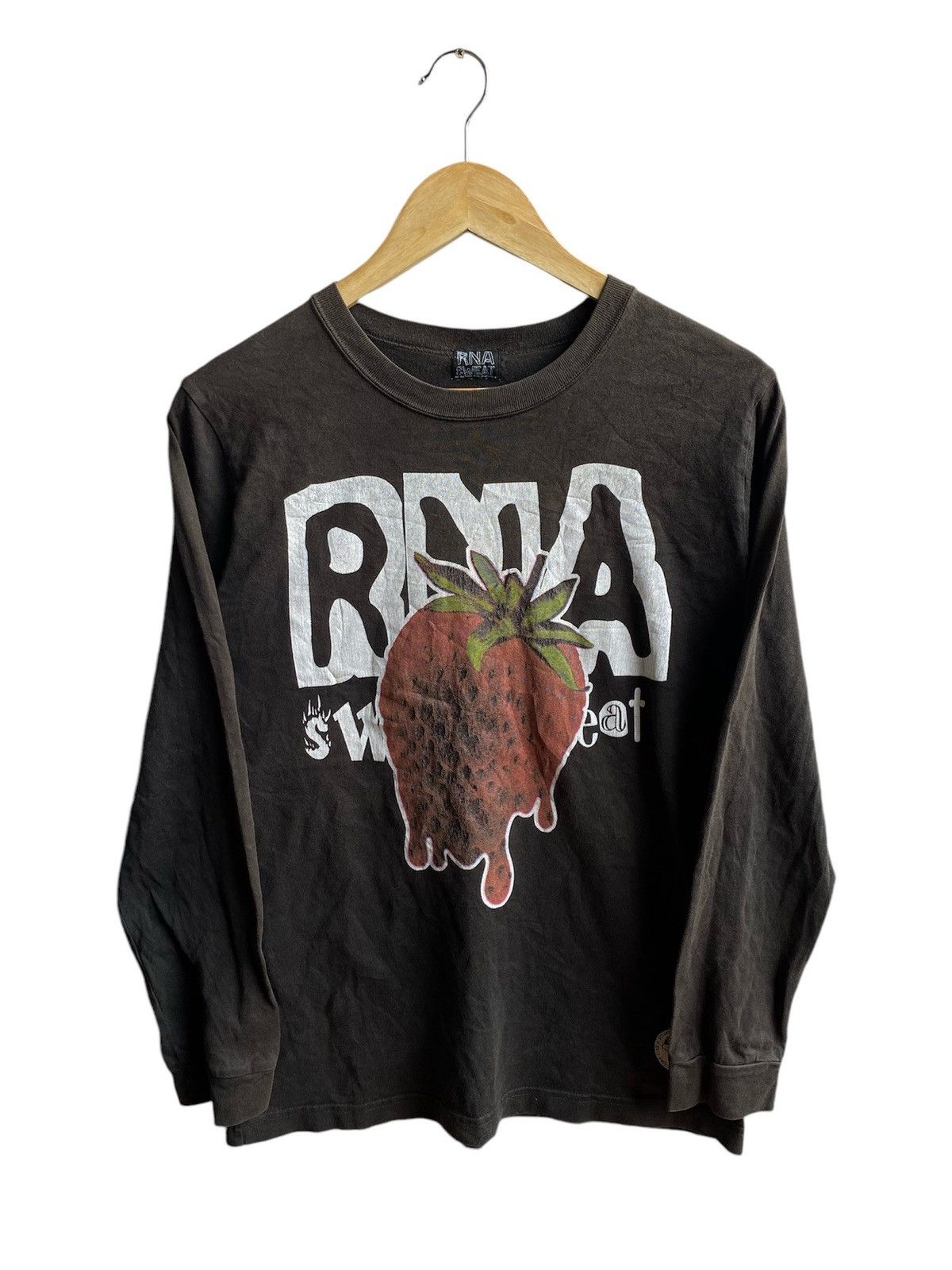 Japanese Brand × Vintage Vintage RNA Sweat Strawberry Longsleeve tee Size US M / EU 48-50 / 2 - 1 Thumbnail