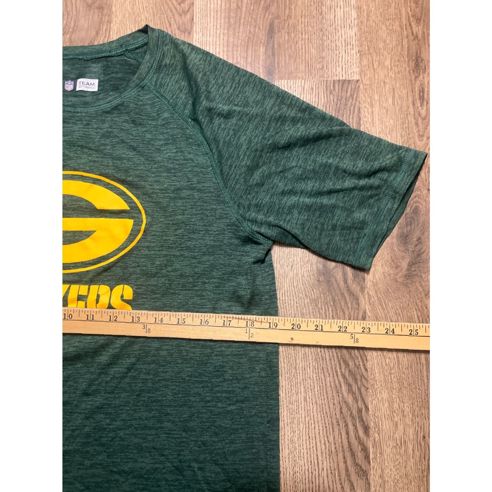 NFL Team Apparel Shirt, Men's Size Medium, Wisconsin, Green Bay Packers NFL Shirt, M, Green, Team Apparel, NFL, Crew Neck, Short Sleeve, Solid, Men Size US M / EU 48-50 / 2 - 7 Thumbnail