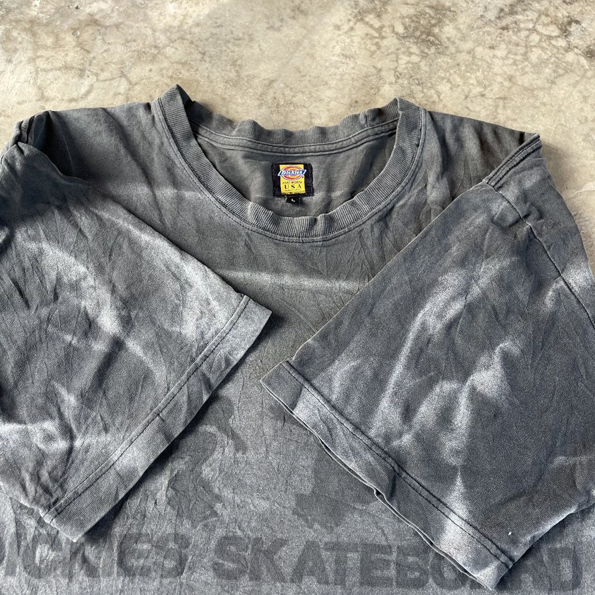 Dickies × Vintage 🔥🔥Vintage Dickies Skateboard Spellout Overprint Skate Tee Size US XL / EU 56 / 4 - 5 Thumbnail