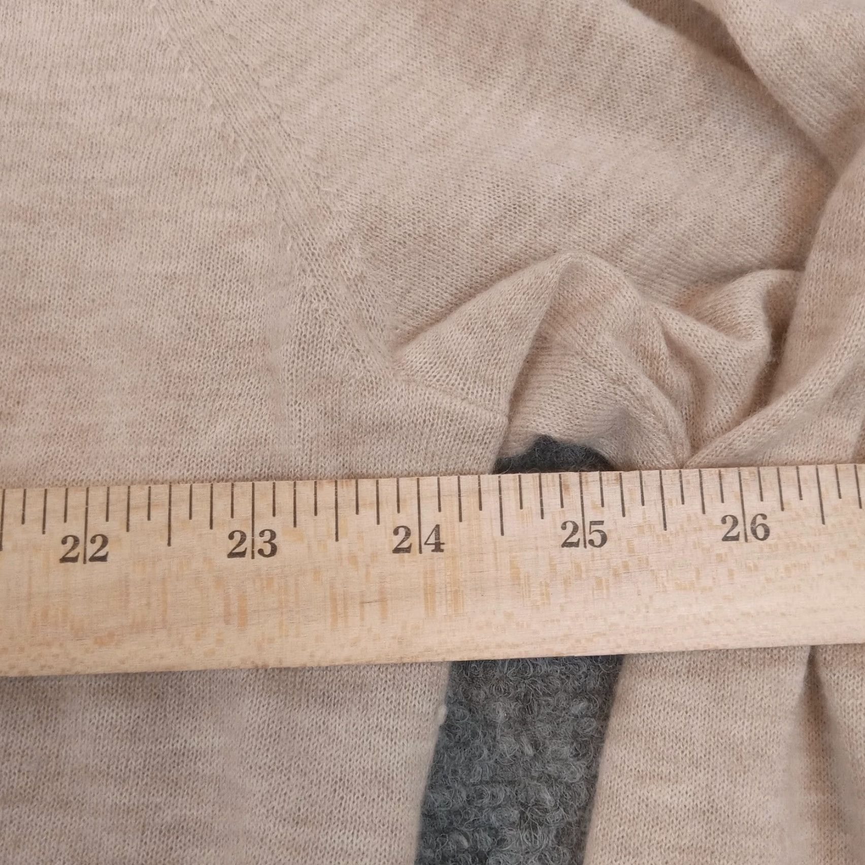 Lord & Taylor Lord Taylor Womens Sweater XL Extra Large Beige V Neck Pullover Size XL / US 12-14 / IT 48-50 - 4 Thumbnail