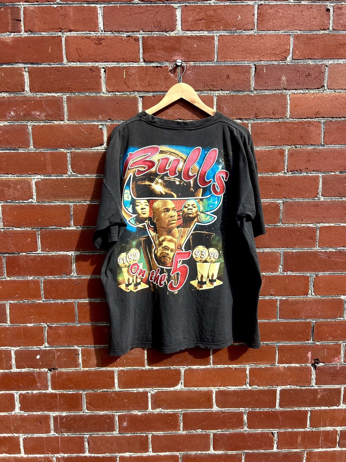 Other Extremely Rare** 1997 Chicago Bulls T-Shirt Size US XL / EU 56 / 4 - 4 Thumbnail