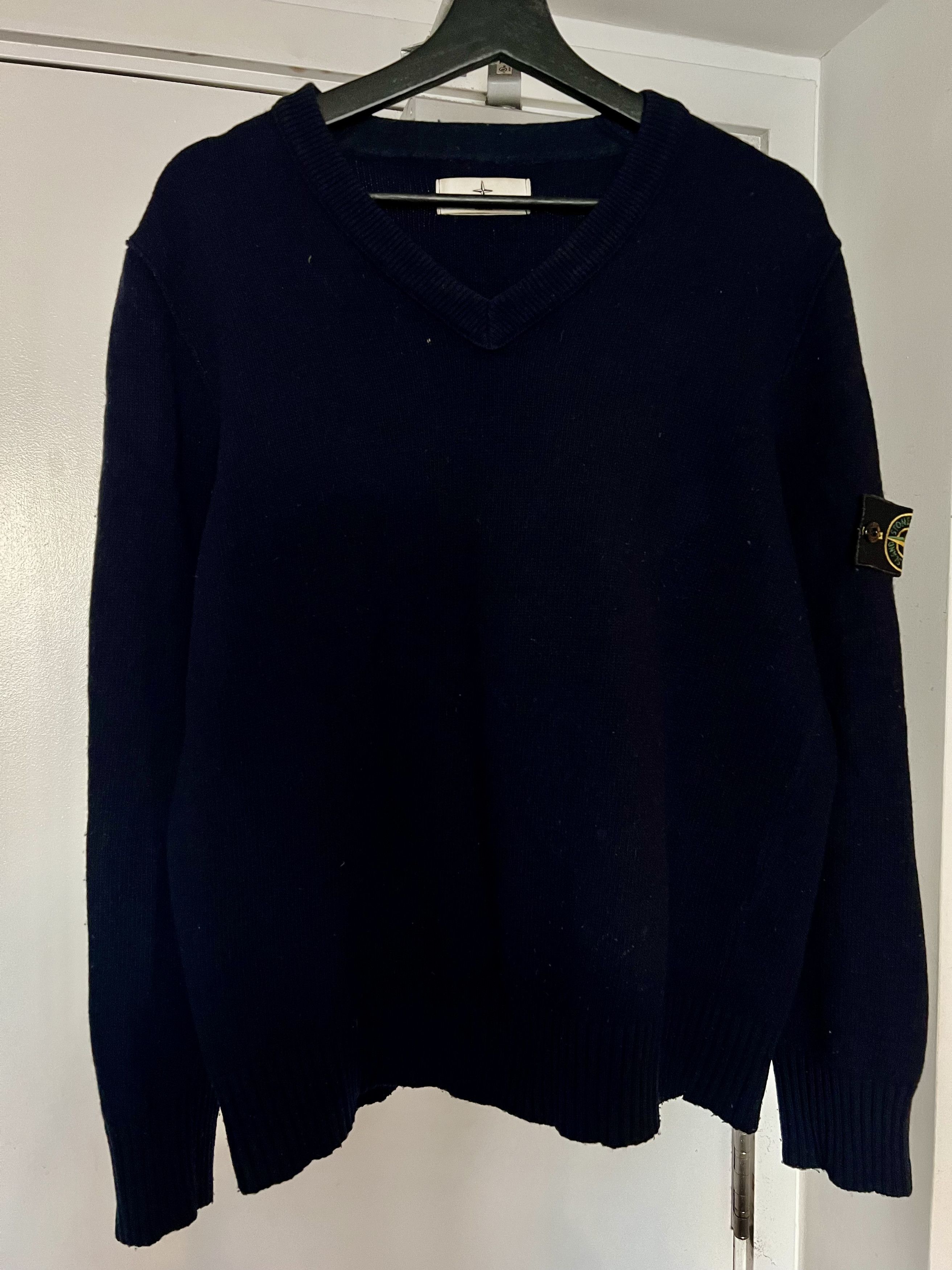 Stone Island Stone Island V-Neck Wool Sweater Size US XL / EU 56 / 4 - 1 Thumbnail