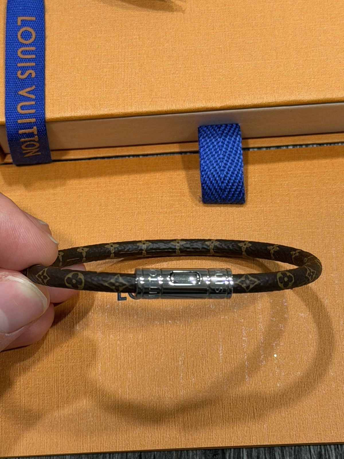 Louis Vuitton Louis Vuitton Keep It Bracelet Size ONE SIZE - 6 Thumbnail