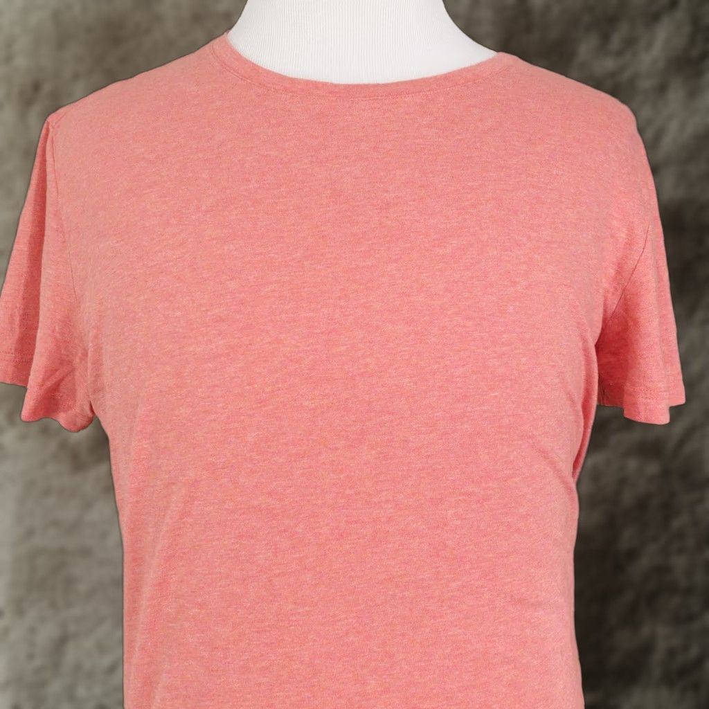 Banana Republic VINTAGE? No. Banana Republic Shirt Mens Large Heather Coral Soft Wash Organic Cotton Crewneck Size US L / EU 52-54 / 3 - 1 Thumbnail