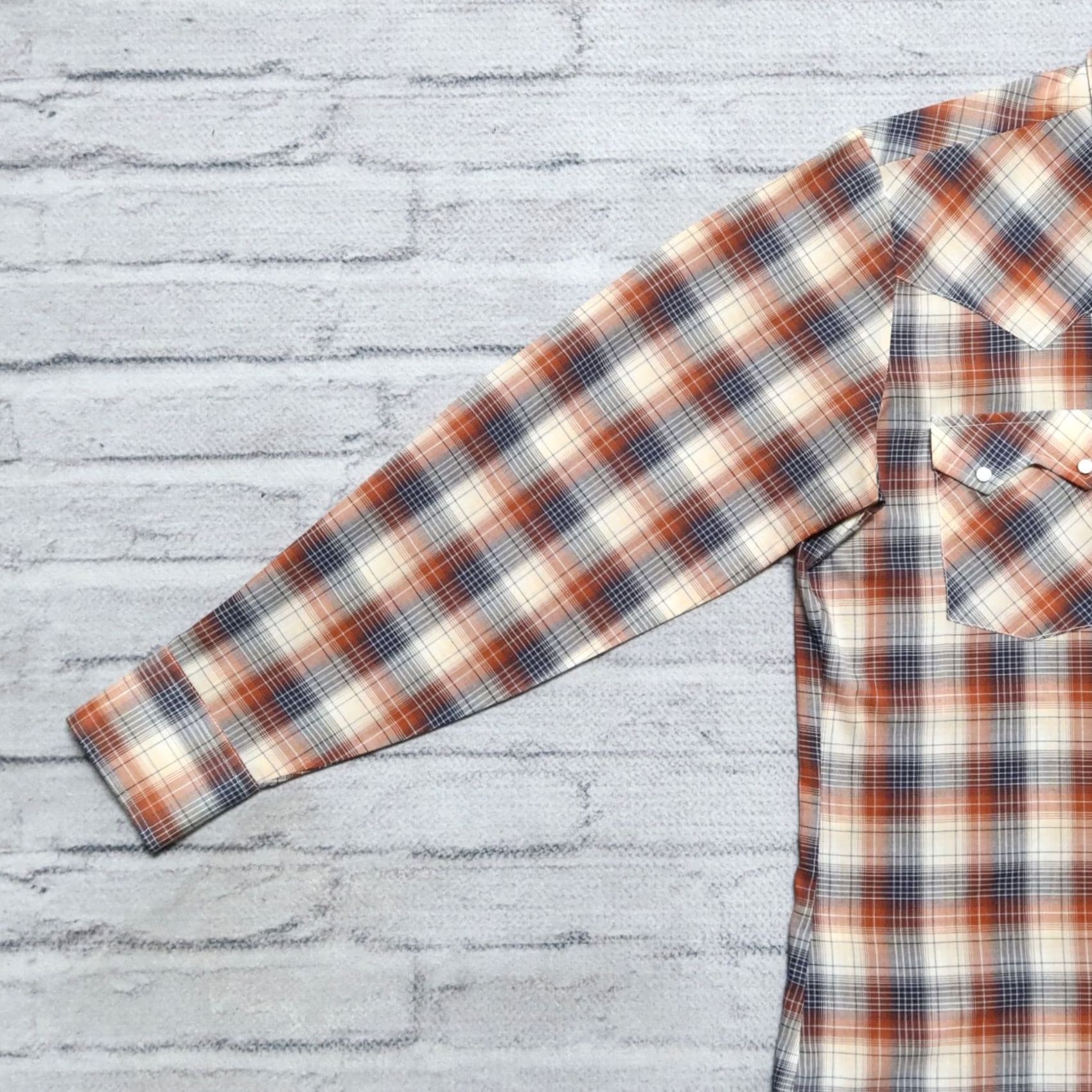 Levi's Vintage Levis Saw Tooth Plaid Shirt L Mens 80s Western Plaid Length 29.5" Chest 21.5" Size L Size US L / EU 52-54 / 3 - 6 Thumbnail