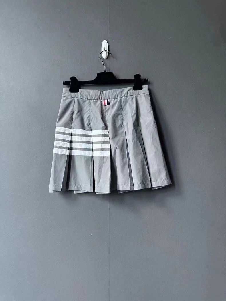 Thom Browne Thom Browne Skirt 2503-Nextarrow Size 25" / US 0 / IT 36 - 2 Thumbnail