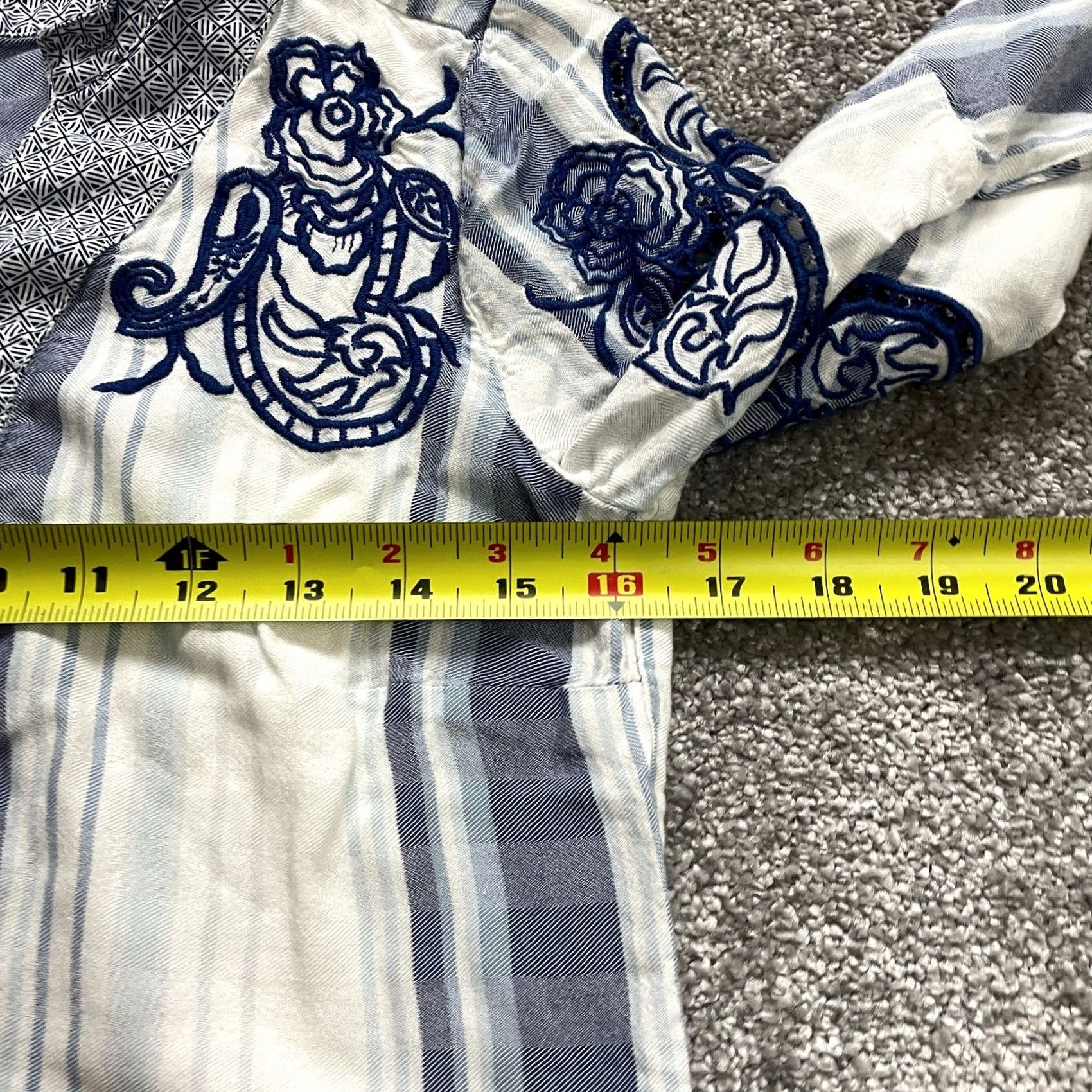 Vintage Chico's Blouse Shirt Womens 2P XS White Blue Striped Embroidered Knit Rayon V-Neck 3/4 Sleeve Patchwork? Size XS / US 0-2 / IT 36-38 - 7 Thumbnail