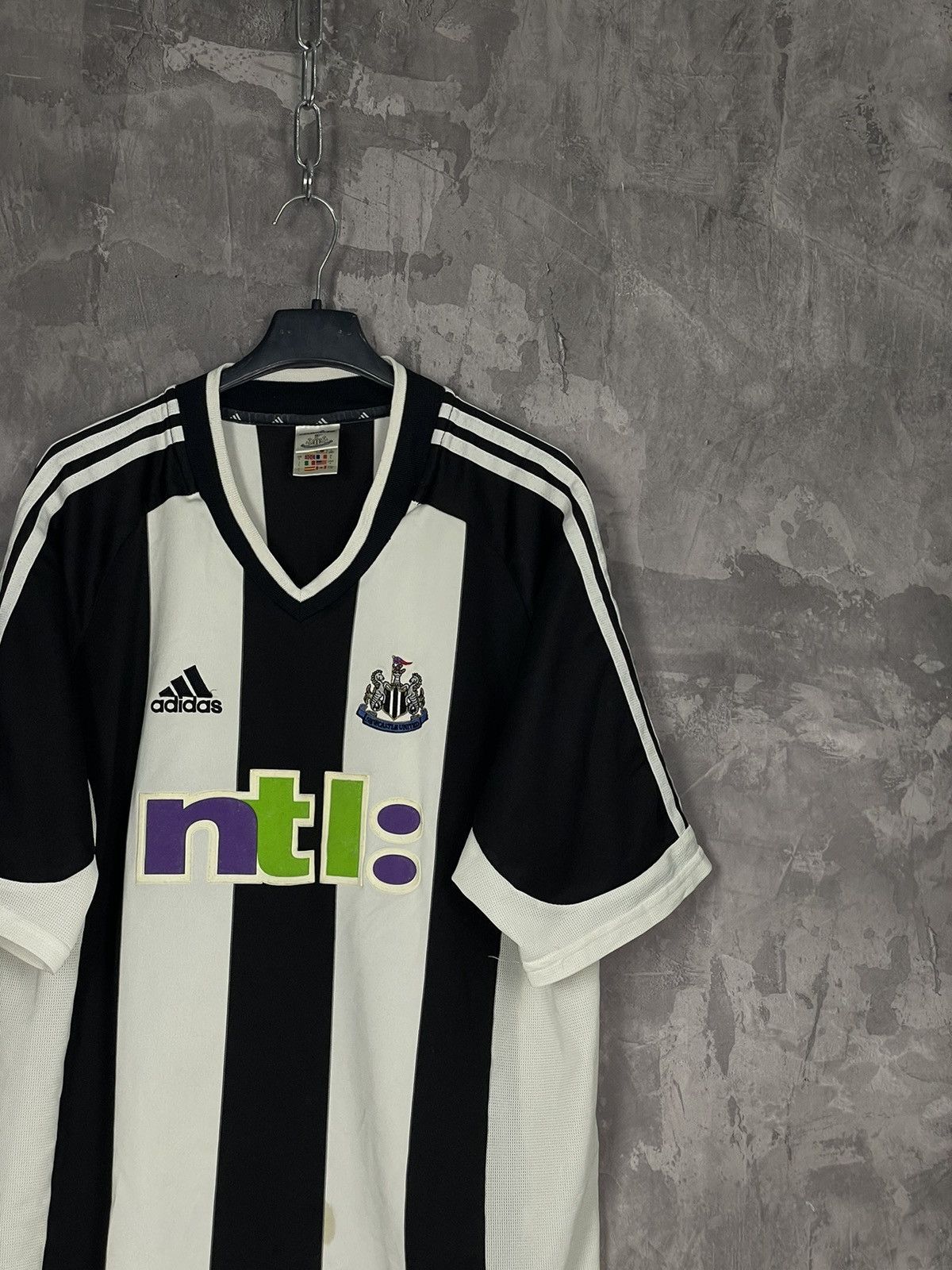 Adidas × Vintage Newcastle United 2000/2001 Away Shirt Vintage Size US L / EU 52-54 / 3 - 4 Thumbnail