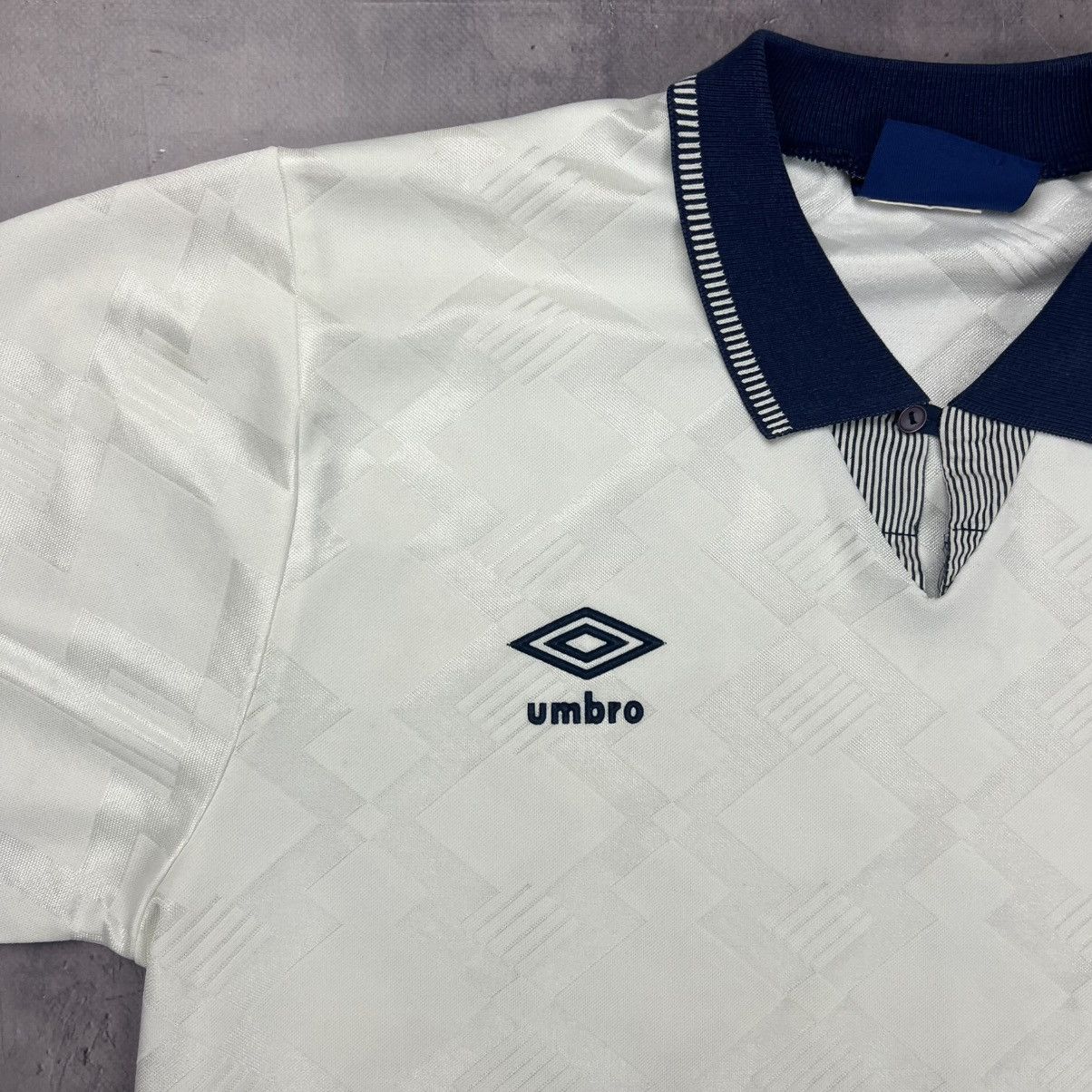 Umbro Rare! England Umbro 1990/92 Soccer Jersey Shirt 90s Size US M / EU 48-50 / 2 - 4 Thumbnail