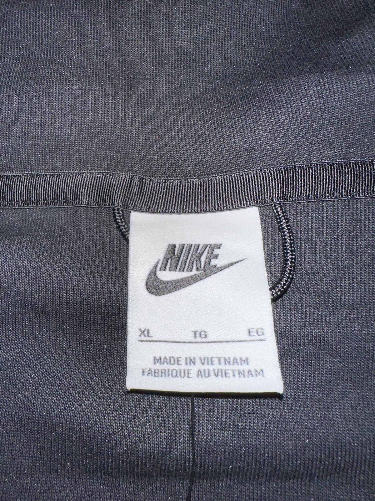 Nike Nike Women's Sportswear Tech Fleece Full-Zip Black Hoodie Size US XL / EU 56 / 4 - 5 Thumbnail