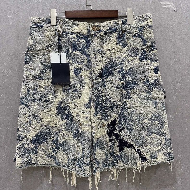 Louis Vuitton louis vuitton floral distressed denim shorts Size US 32 / EU 48 - 7 Thumbnail