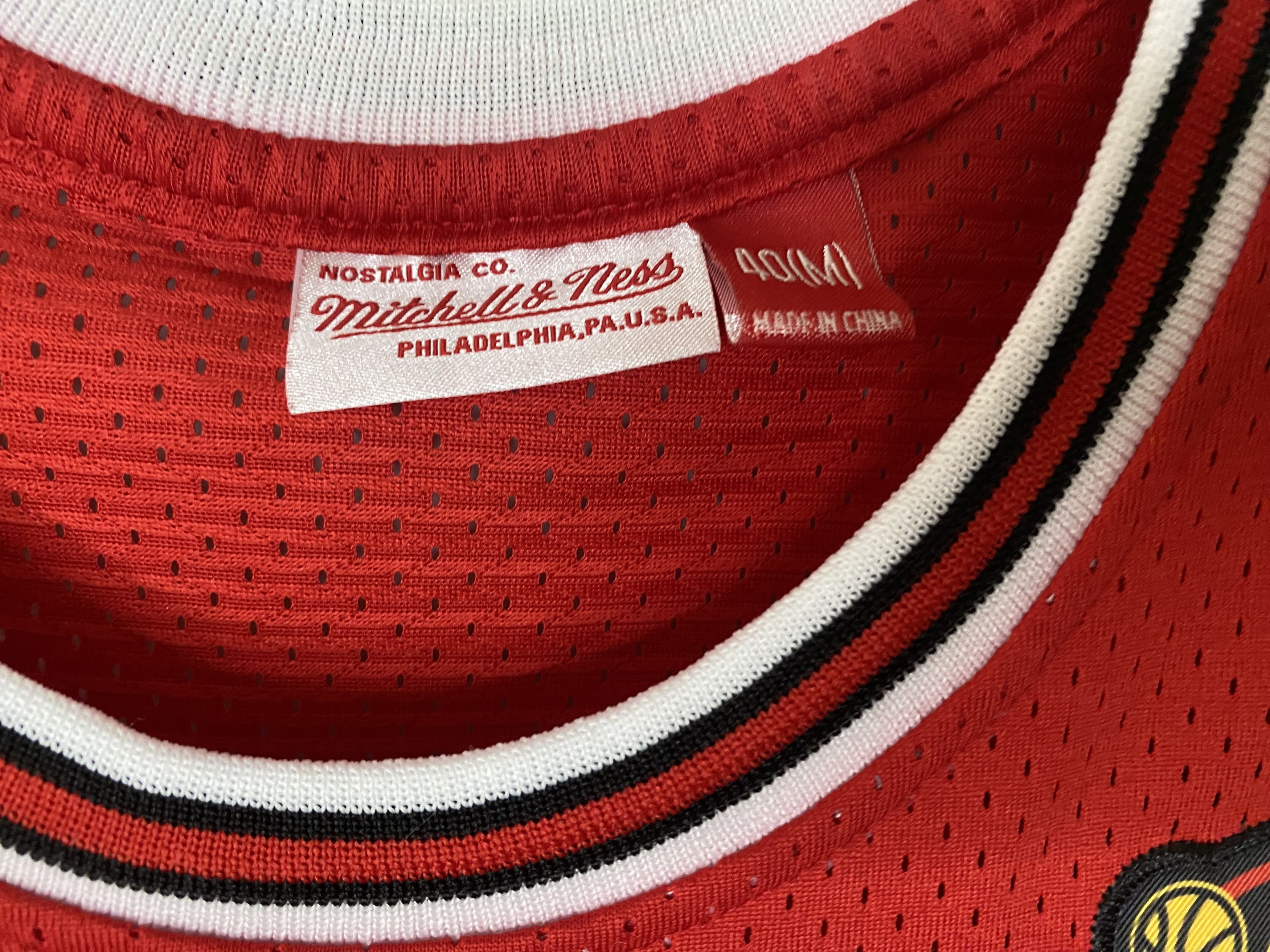 Mitchell & Ness × NBA JORDAN #23 CHICAGO BULLS NBA 1997-98 BASKETBALL JERSEY SHIRT Size US M / EU 48-50 / 2 - 7 Thumbnail
