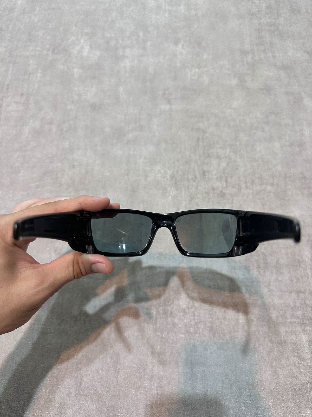 Japanese Brand Y2K Oakley Fuel Cell Black Vintage Sunglasses Size ONE SIZE - 7 Thumbnail