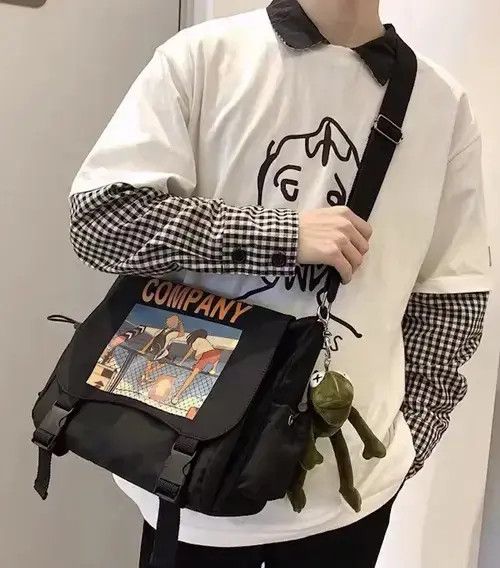 Individualized Shirts Fashion y2k cartoon graphic shoulder messenger bag vintage Size ONE SIZE - 2 Thumbnail