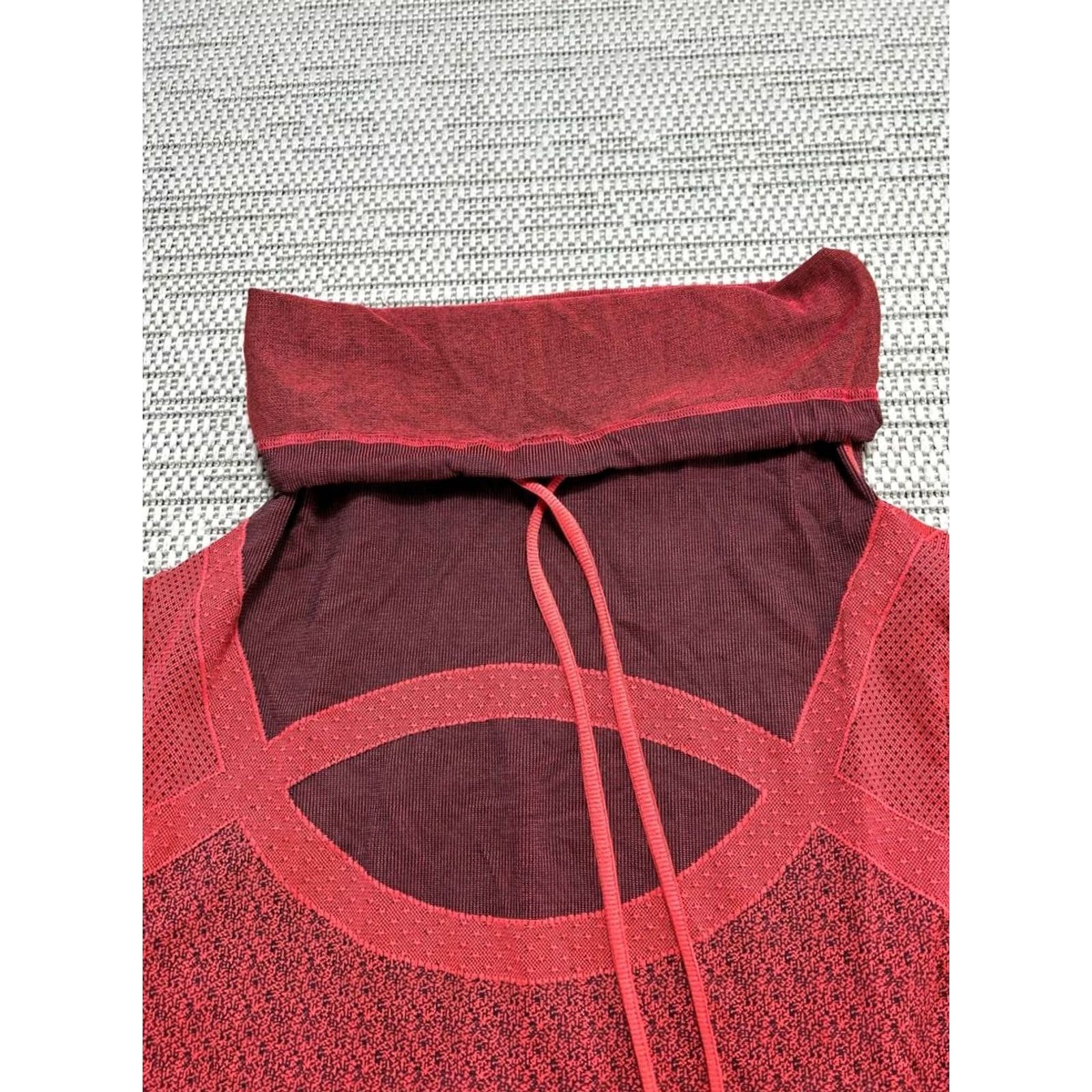 Under Armour Under armour Top Womens L Red Threadborne Heatgear Cowl High Neck Running Size L / US 10 / IT 46 - 3 Thumbnail