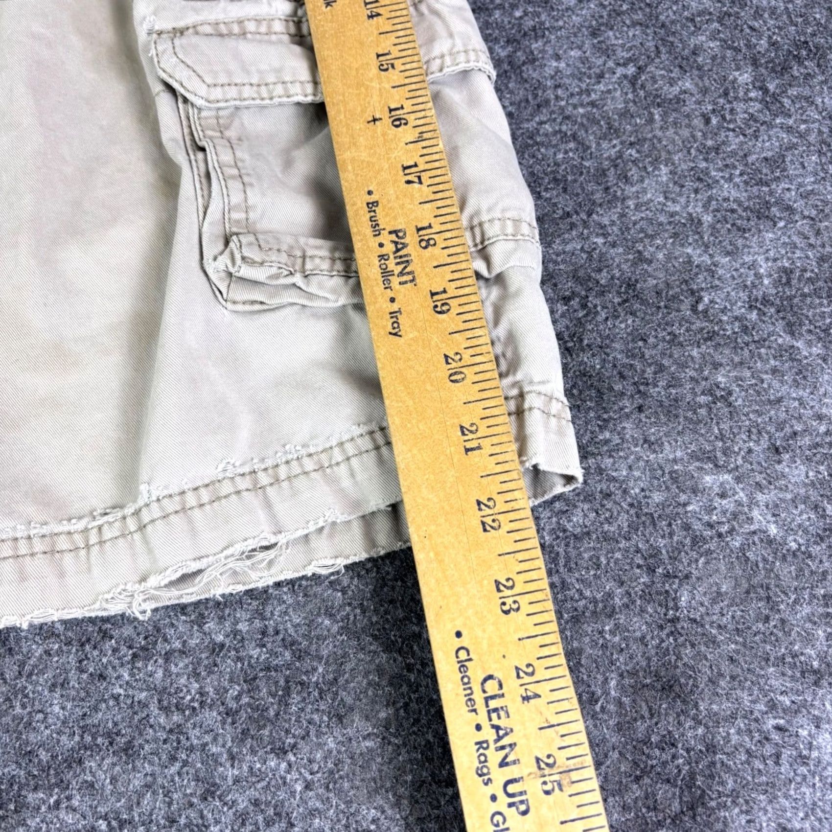Lee Lee Dungarees Cargo Shorts Tan Khaki 34 Waist 34 Inseam 11 Distressed Canvas Cotton Mens Casual Workwear 90s Vintage? Size US 34 / EU 50 - 5 Thumbnail