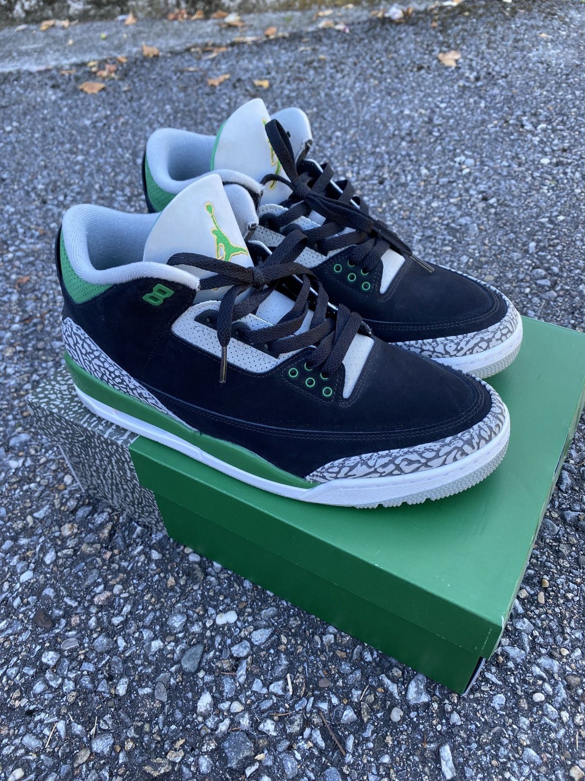 Jordan Brand Jordan 3 Pine Green, us11, eu45, streetwear, y2k, og,vintage Size US 11 / EU 44 - 1 Thumbnail