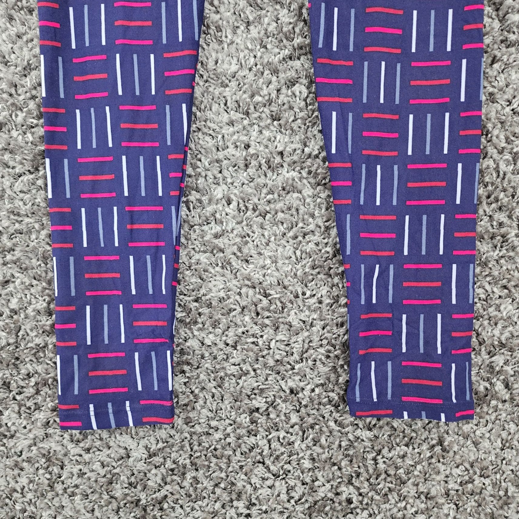 Vintage VINTAGE LuLaRoe Womens Purple Patterned Soft Leggings One Size Size 42" / US 20 - 2 Thumbnail